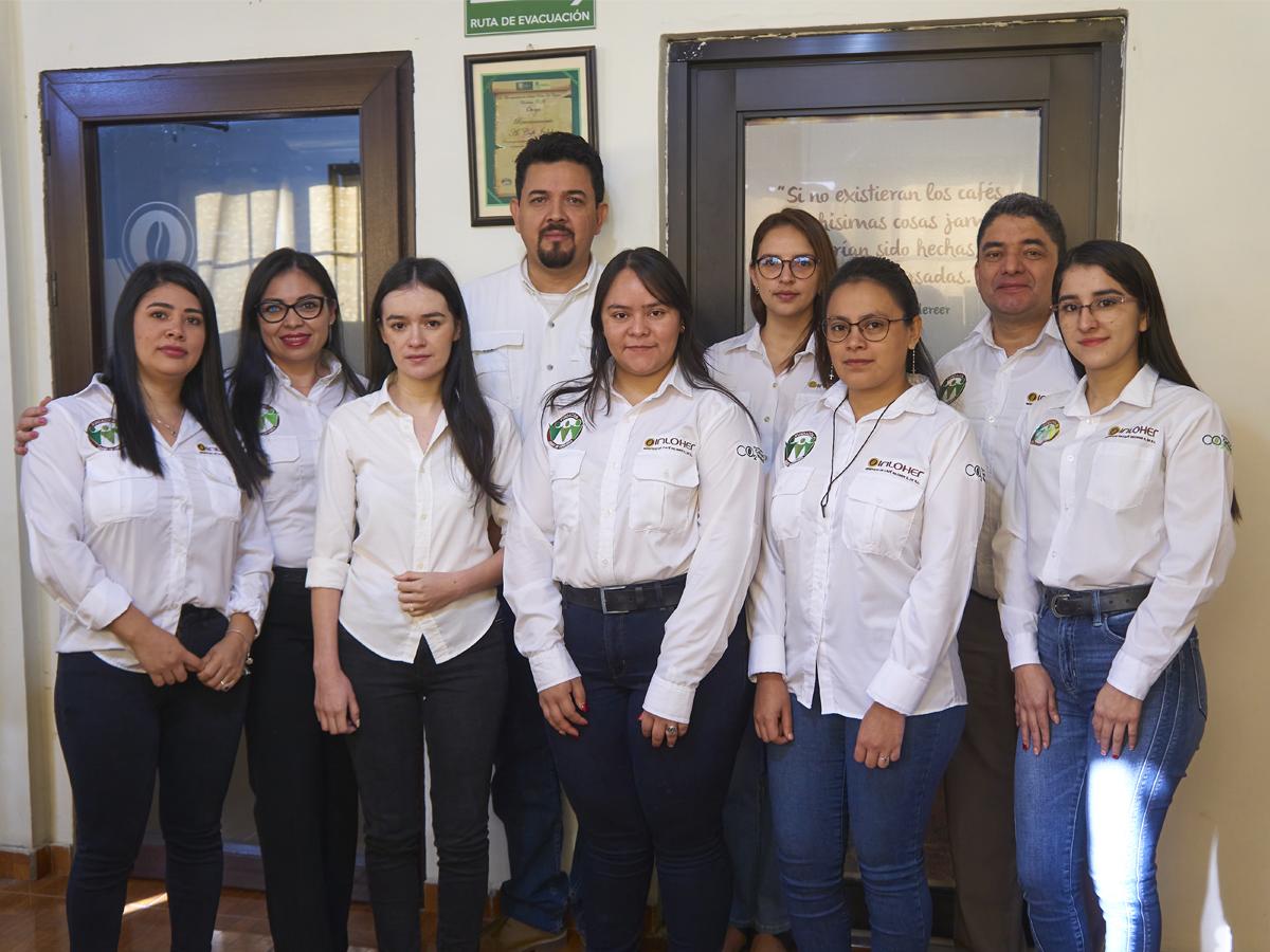 El grupo de colaboradores de INLOHER han sido parte de los logros de la empresa productora de café.
