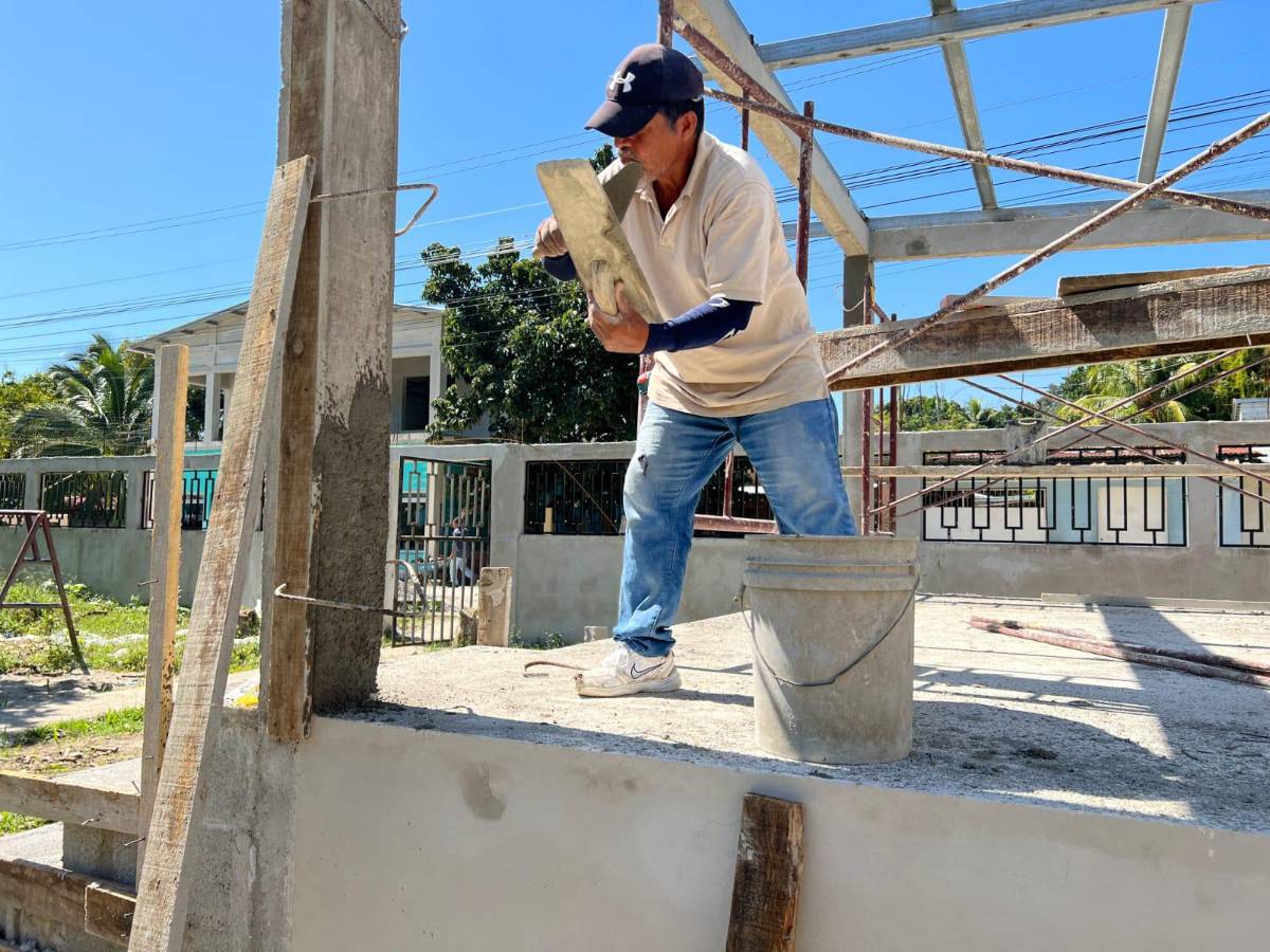 Así avanza la construcción del centro educativo en Puerto Cortés.