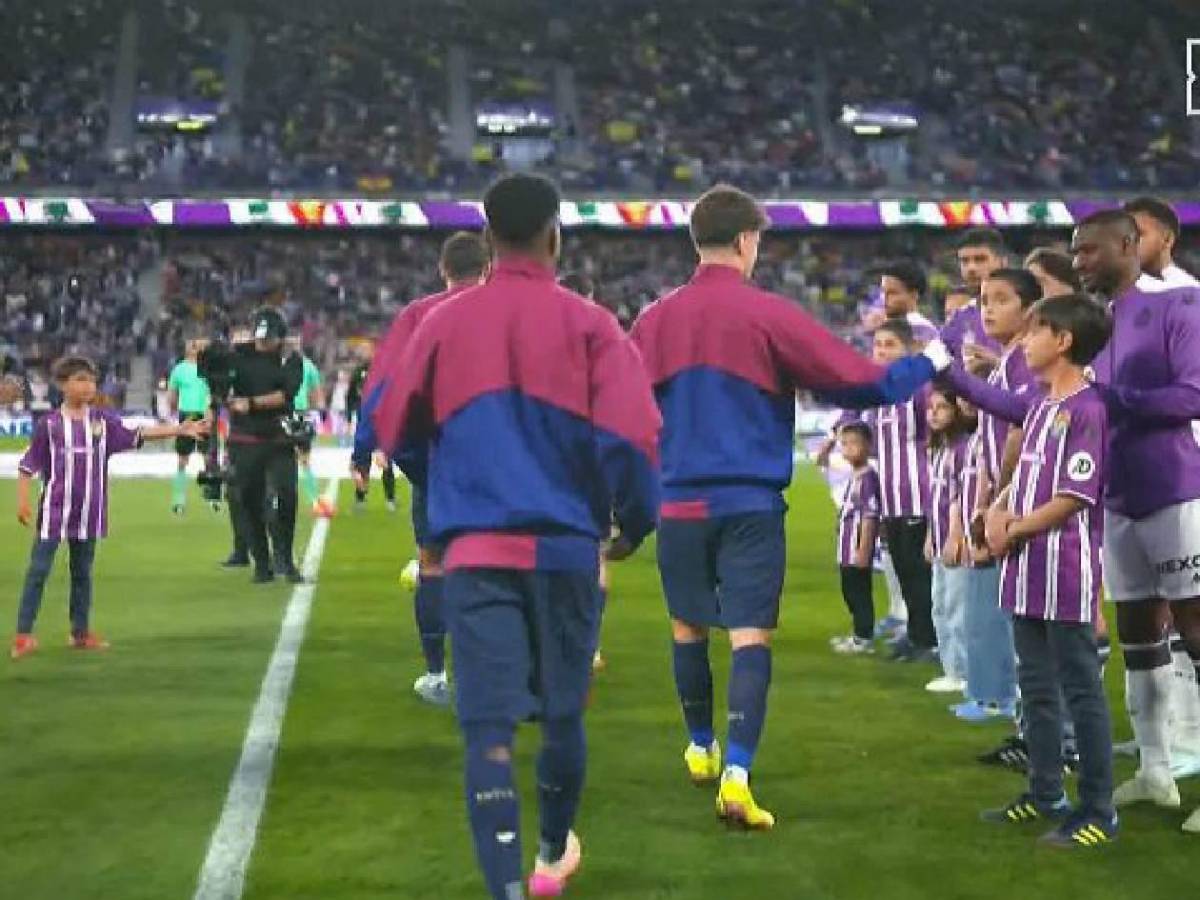 Debutó con Barcelona y se retiró lesionado; crack regresó y protesta a leyenda