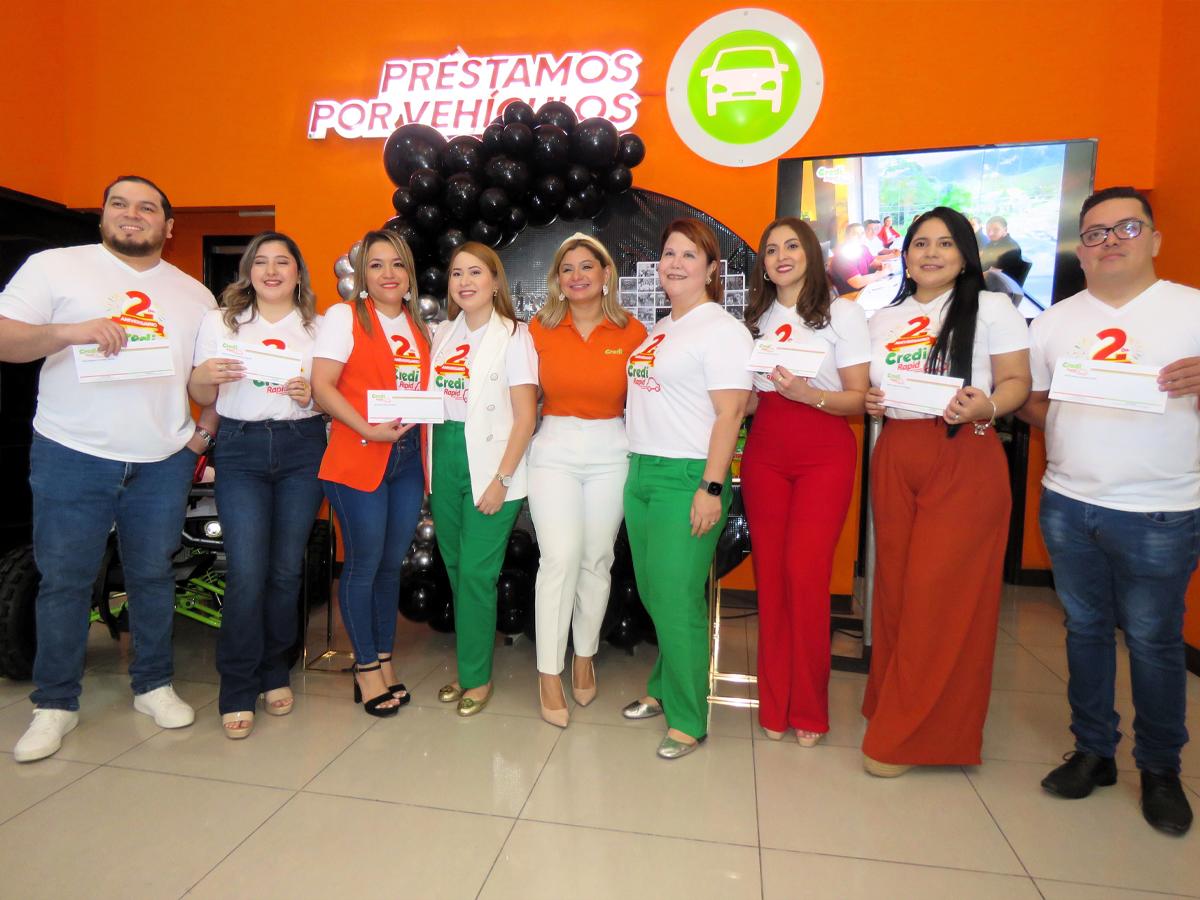 Algunos colaboradores fueron premiados por su compromiso y perseverancia.