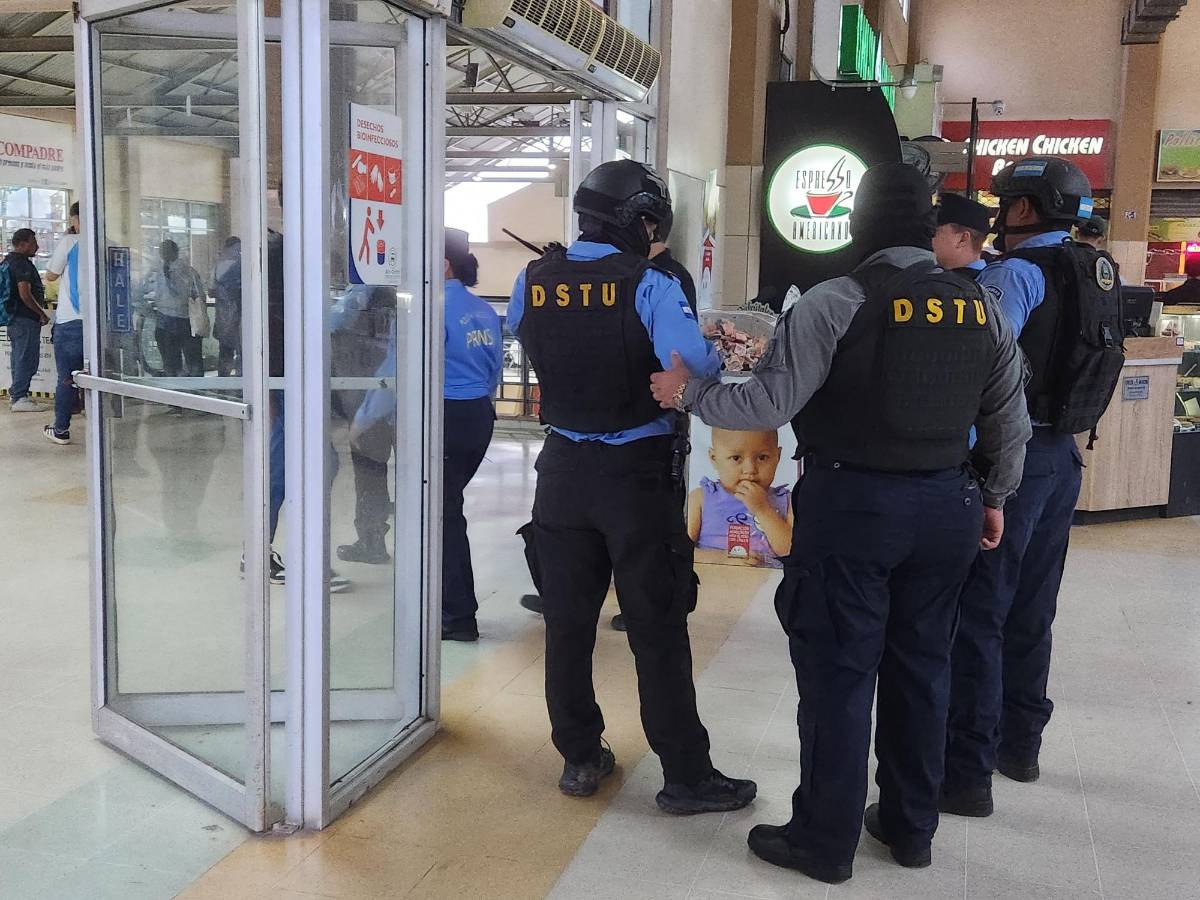 Operativos en la terminal de buses de SPS por Navidad