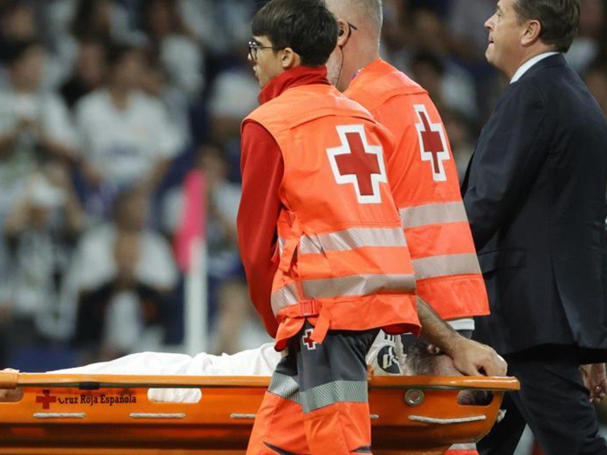 Dani Carvajal se marchó llorando y tiene pinta mal.