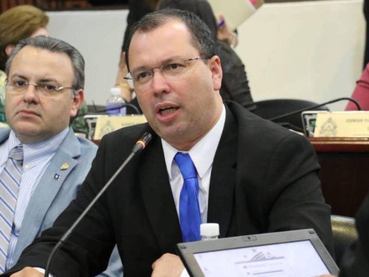 Abogadas, exfutbolistas y médicos, las caras de quienes buscan ser diputados por Cortés