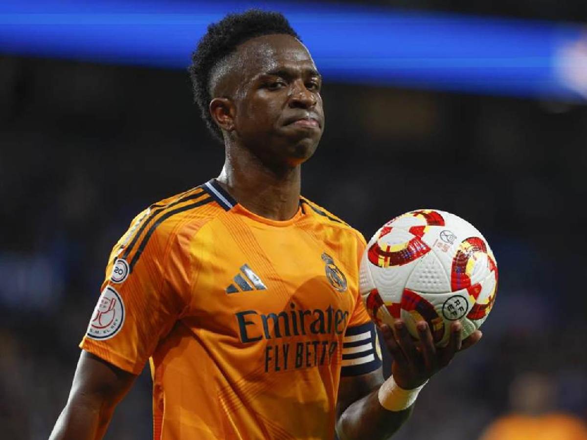 Insultos a Vinicius, susto del Real Madrid y jugador salió entre lágrimas
