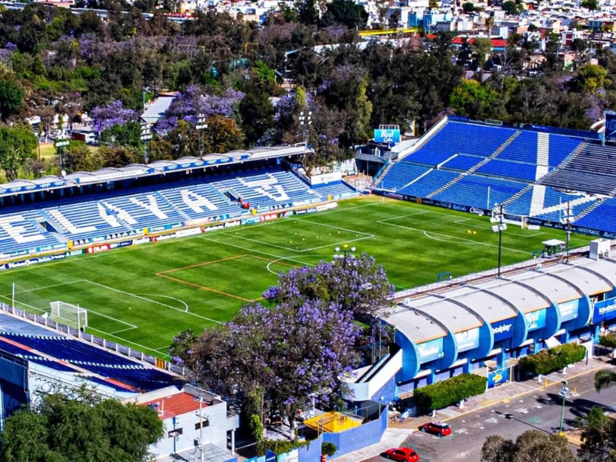 Futbolistas metieron mujeres a la concentración y todo termina en golpes