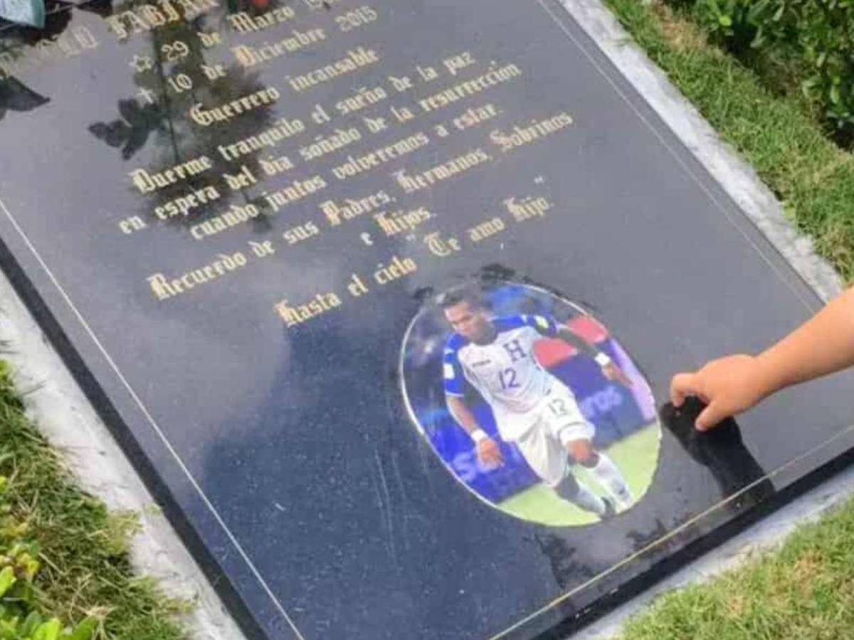 Esposa de Arnold Peralta conmueve y sorprende a diez años del crimen de su amado