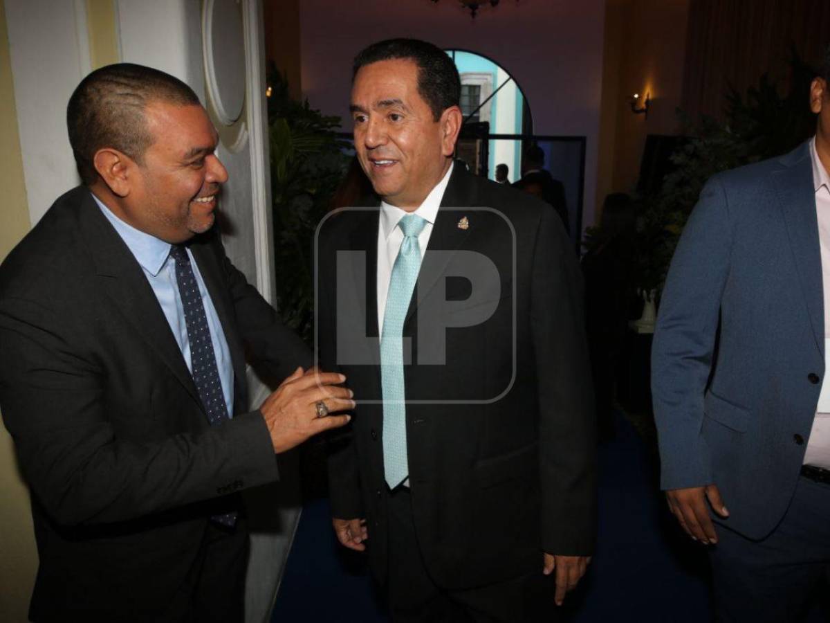 Personalidades captadas en el traspaso de mando de Juan Diego Zelaya