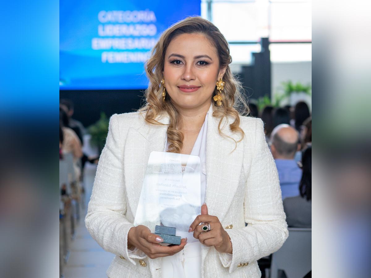 Jolibeth Sánchez- Orquídea de Oro.