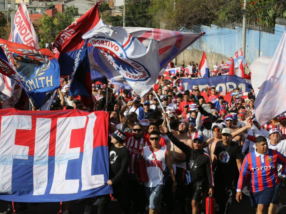 Las bellezas del clásico, show de Ultra Fiel y ambientazo para el Olimpia-Motagua