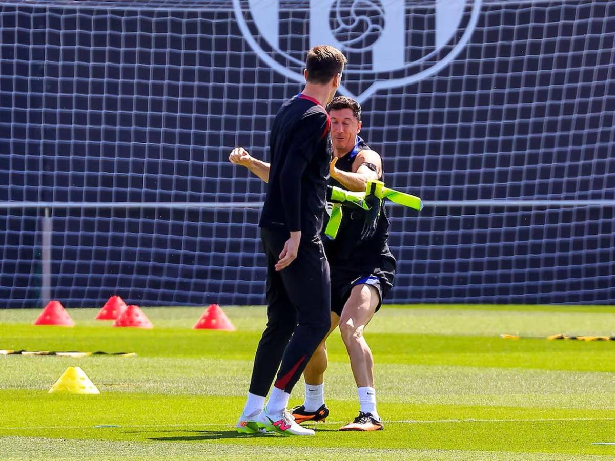 Sorprenden a todos: Lewandowski y Szczesny, 'a los golpes' en entreno del Barcelona