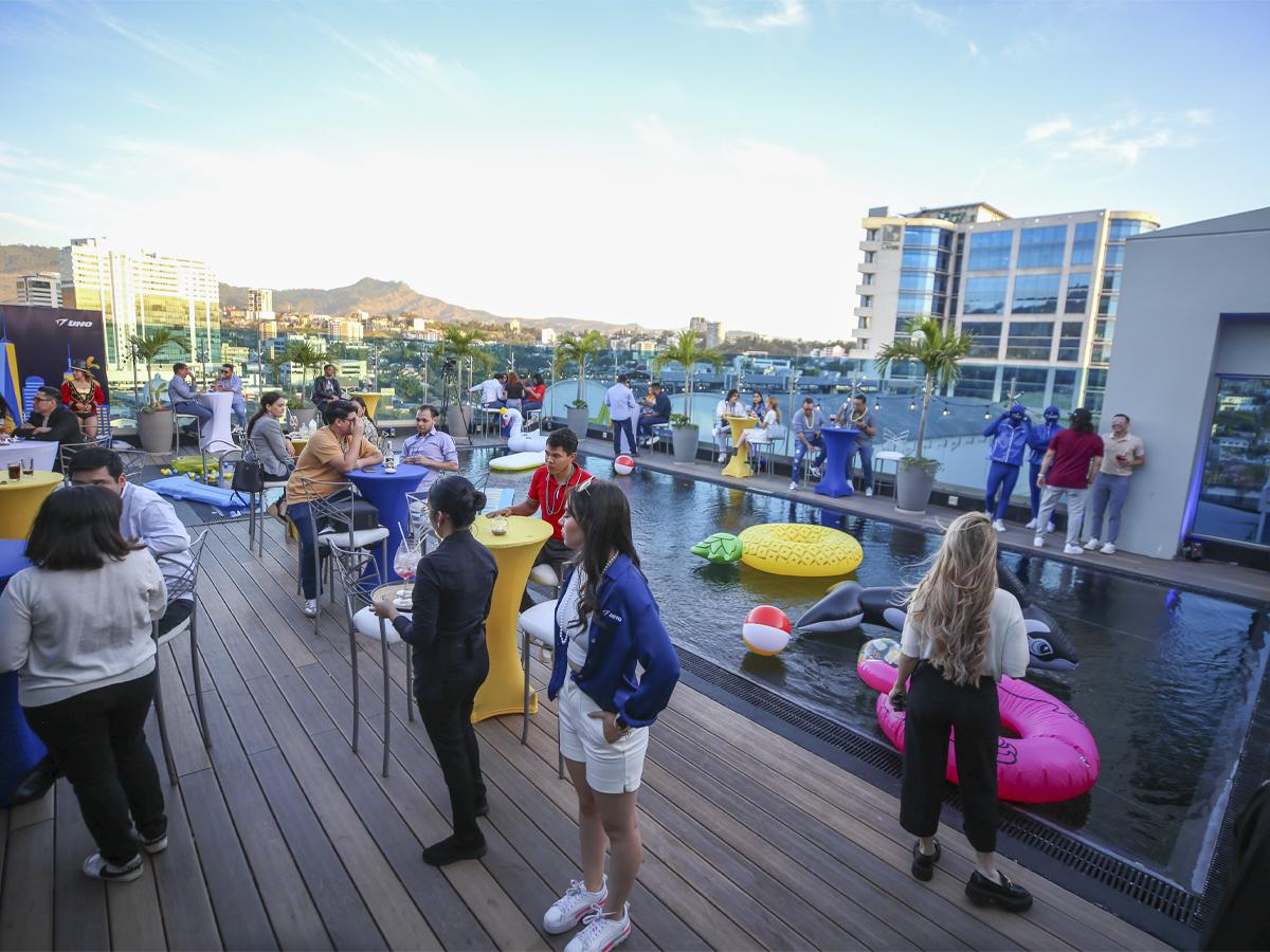 UNO una vez más busca premiar la fidelidad de sus clientes ahora con la promoción que cambiará tu verano: VERUNO.