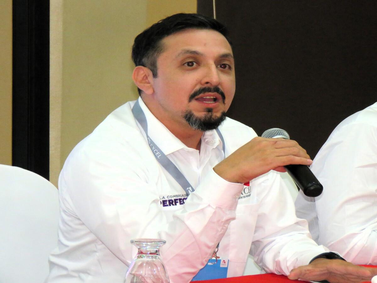 Roberto Deleon, Gerente nacional de Repuestos.