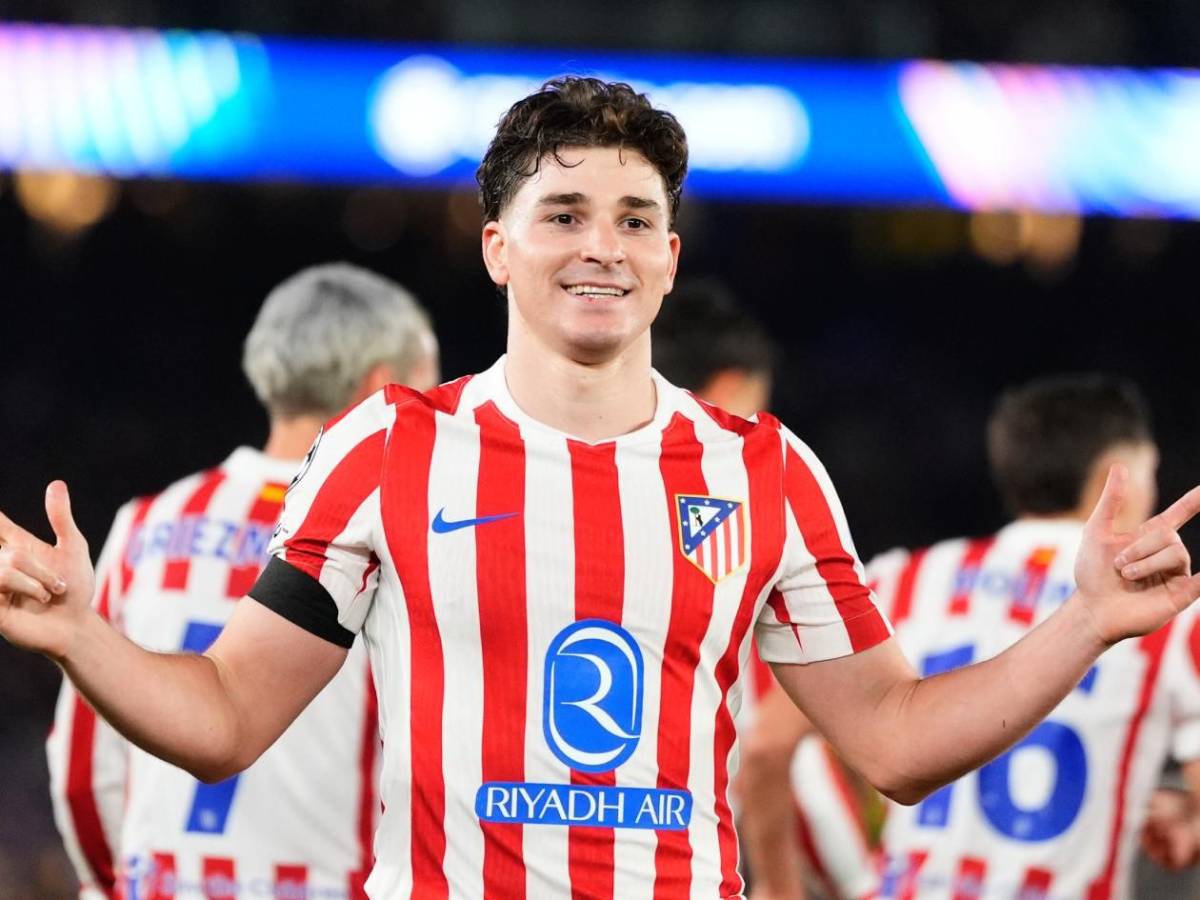 Lewandowski se reúne con otro gigante: Podría irse del Barcelona y el club tiene su reemplazo