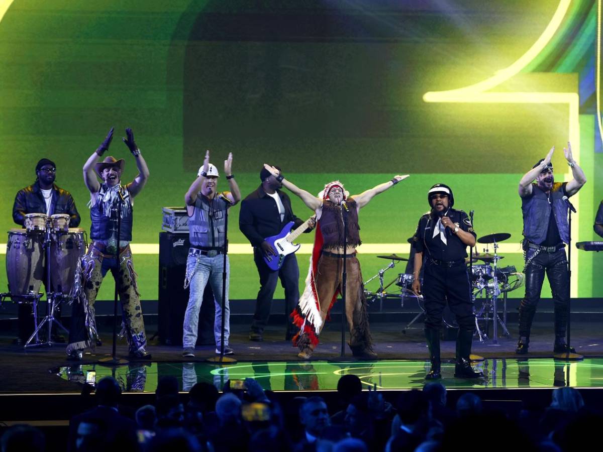 Mundial 2026: Bolas calientes, error del sorteo, DT se durmió y famosa robó miradas