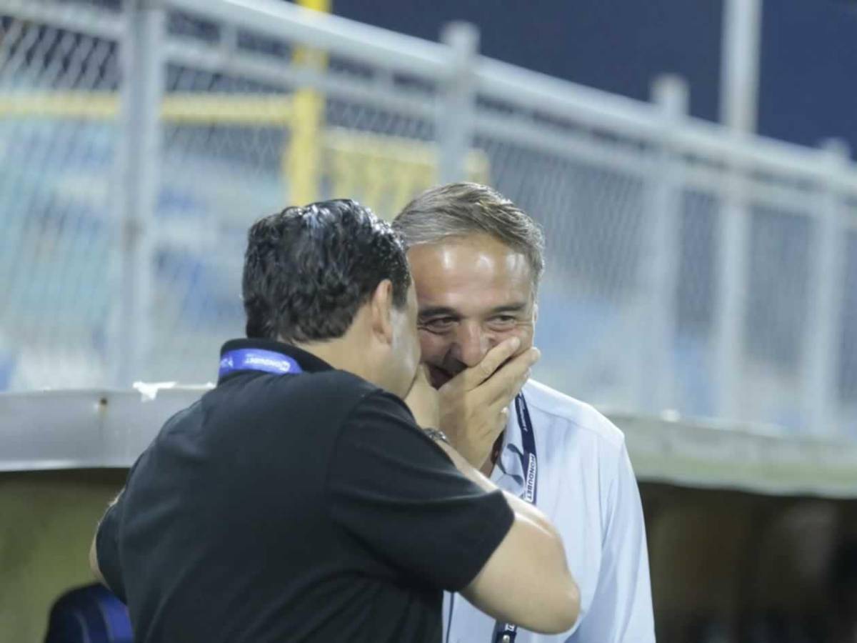 Real España de fiesta, dardo del 'Droopy' a Menjívar y bellas chicas en el Morazán