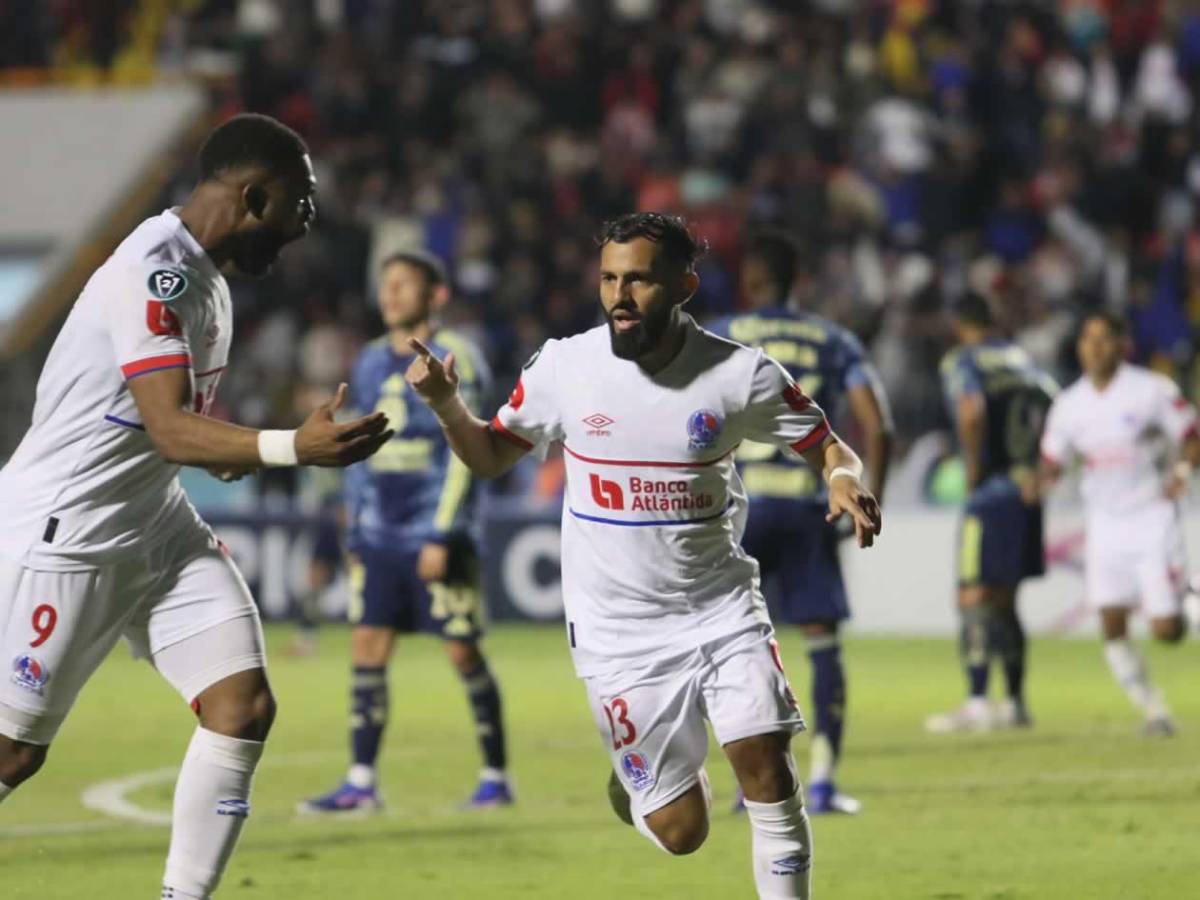 Olimpia se derrumba ante América, dedicatoria de Jorge Álvarez y novia de futbolista