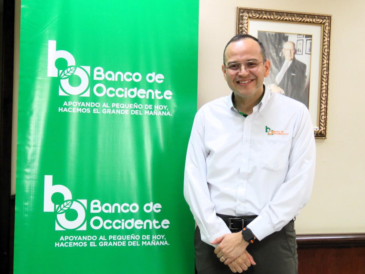 El ejecutivo Leonel Rivas durante el lanzamiento del FEI Jumping Challenge 2- Copa Banco de Occidente.