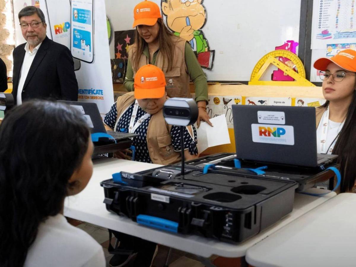 Así es el Dinna, el documento para identificar a los menores en Honduras