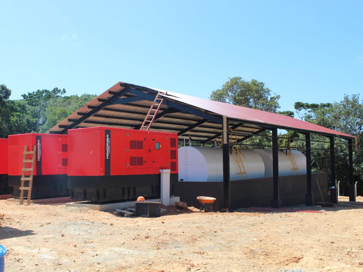 Los problemas energéticos en Guanaja han limitado el desarrollo socioeconómico; el Proyecto Perla reducirá el costo de la energía y fomentará la inversión turística.