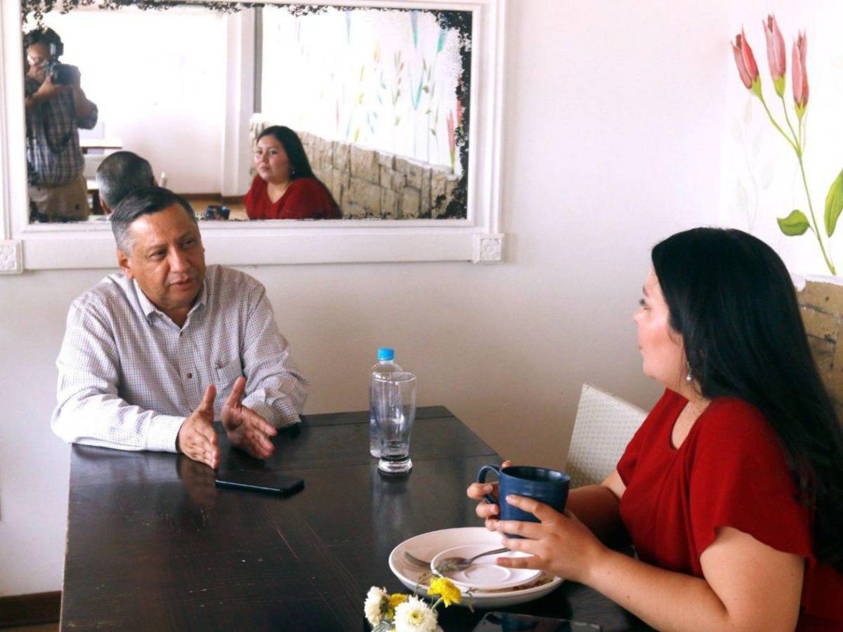 “Fue más que un maestro”: periodistas y estudiantes recuerdan con cariño a René Gavarrete