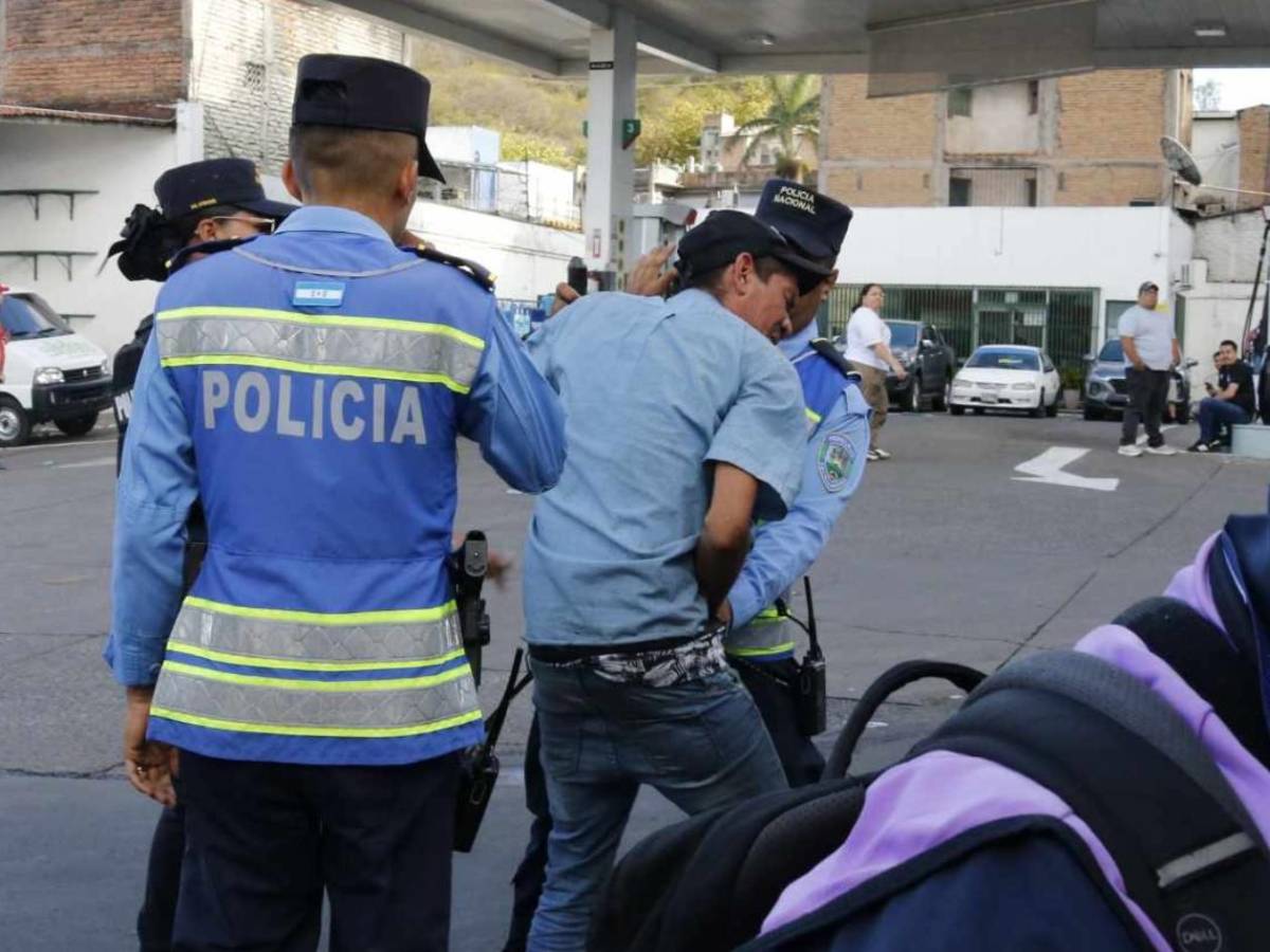 Rebeldía al Olimpia, jugador al hospital, Arboleda estalla y Policía interviene