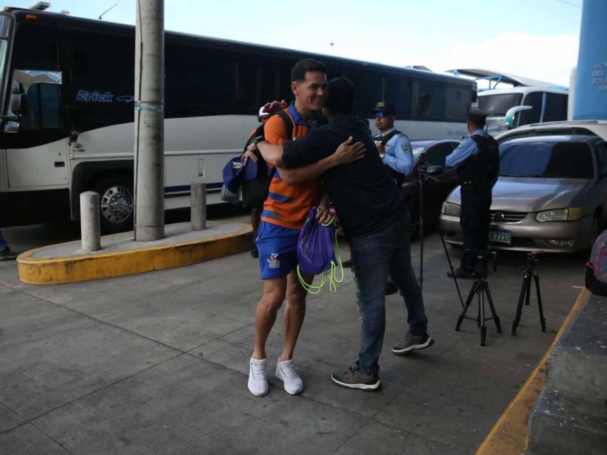 Real España de fiesta, dardo del 'Droopy' a Menjívar y bellas chicas en el Morazán