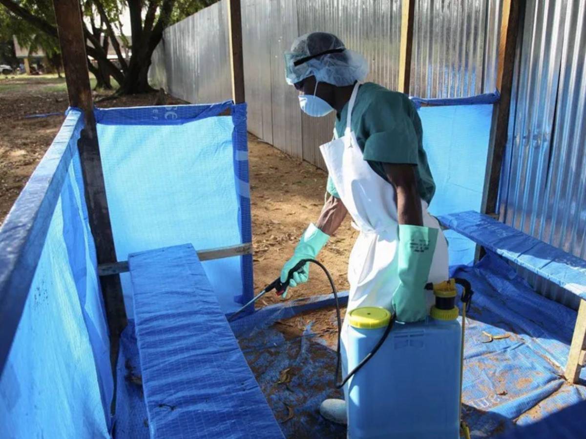 Alerta sanitaria: Reportan más de 100 muertes por casos de ébola