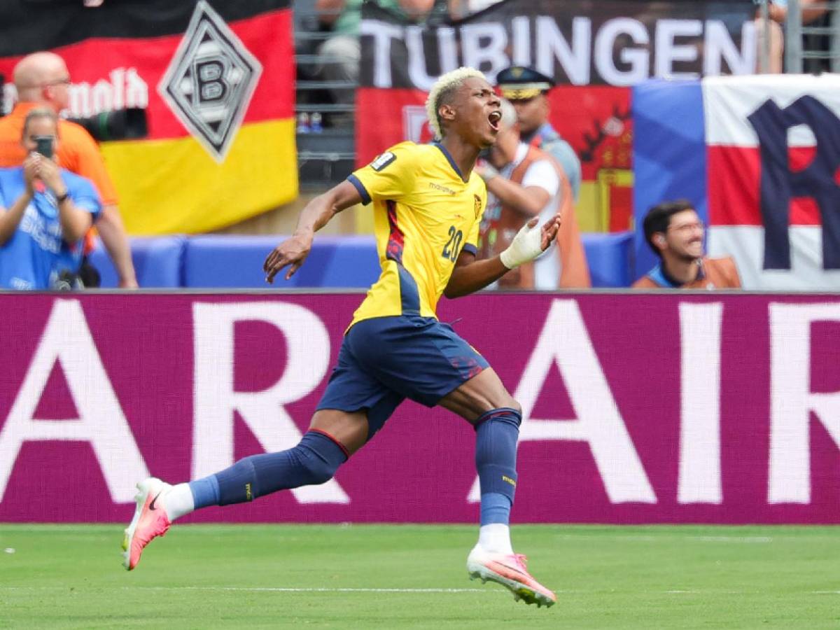 Mundial: Lágrimas de Ecuador, DT se volvió loco con su esposa y decepción en Alemania
