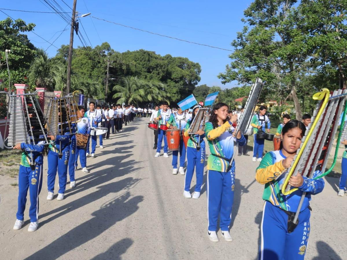 Instituto Modesto Rodas Alvarado de Ilanga rinde homenaje a la Bandera Nacional