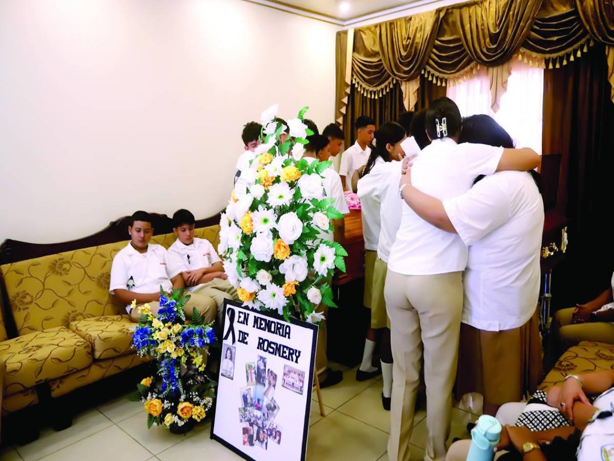 Te hubiese abrazado un poco más: amiga de víctima de accidente aéreo en Roatán