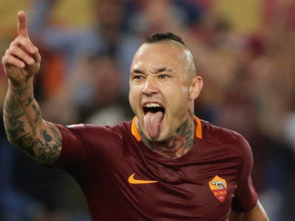 Futbolista confiesa mantener relaciones 500 veces al año y revela su salario