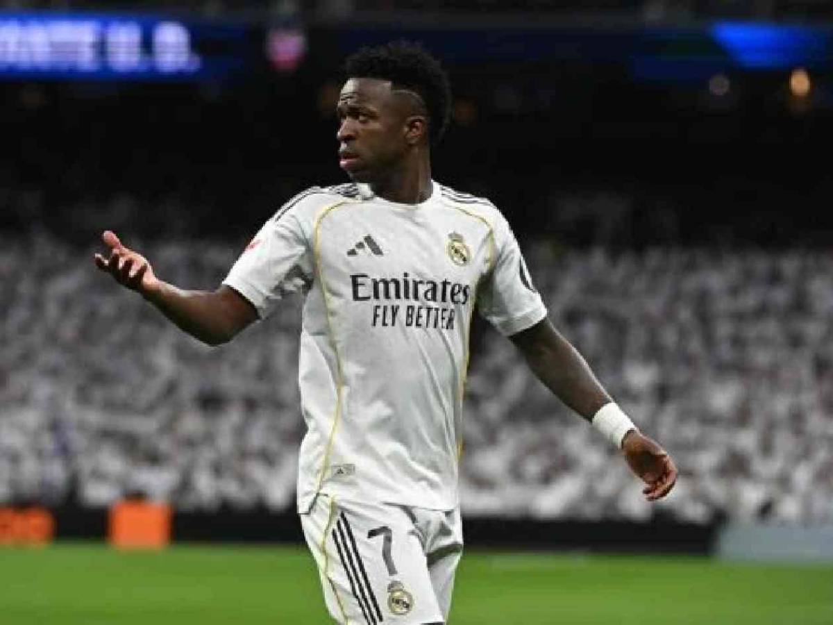 Quieren sacar a Vinicius del Real Madrid: buscan romper el mercado y llevárselo