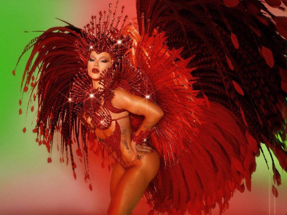 La novia de Vinicius debuta como reina en el carnaval de Río