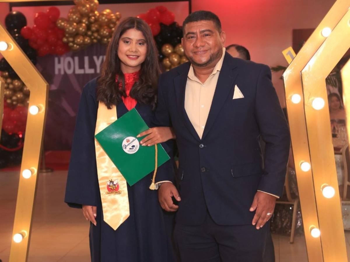 Seniors de la Saint Paul Academy celebran su logro académico