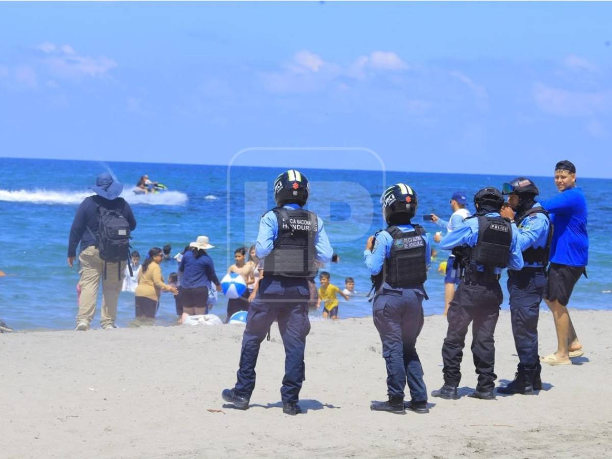 Ambiente cálido y tranquilo marca la Semana Morazánica en las bellas playas de Tela