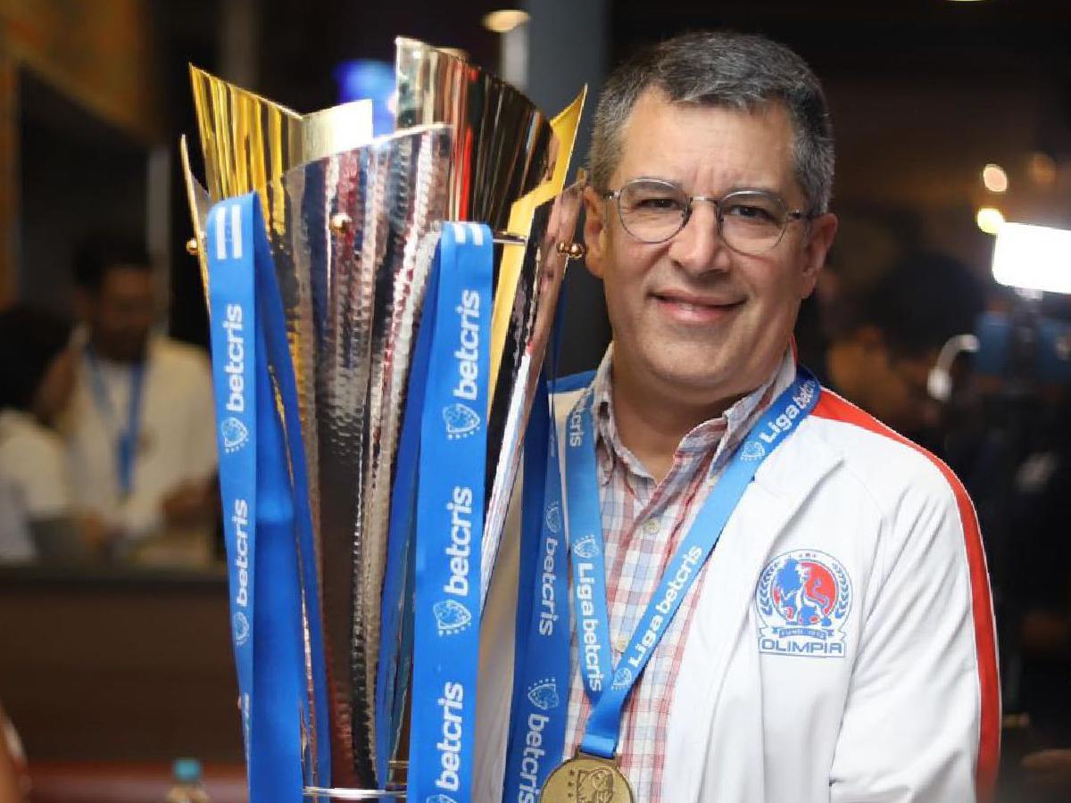 Rafa Villeda habla del caso Najar y confirma cuántos fichajes harán