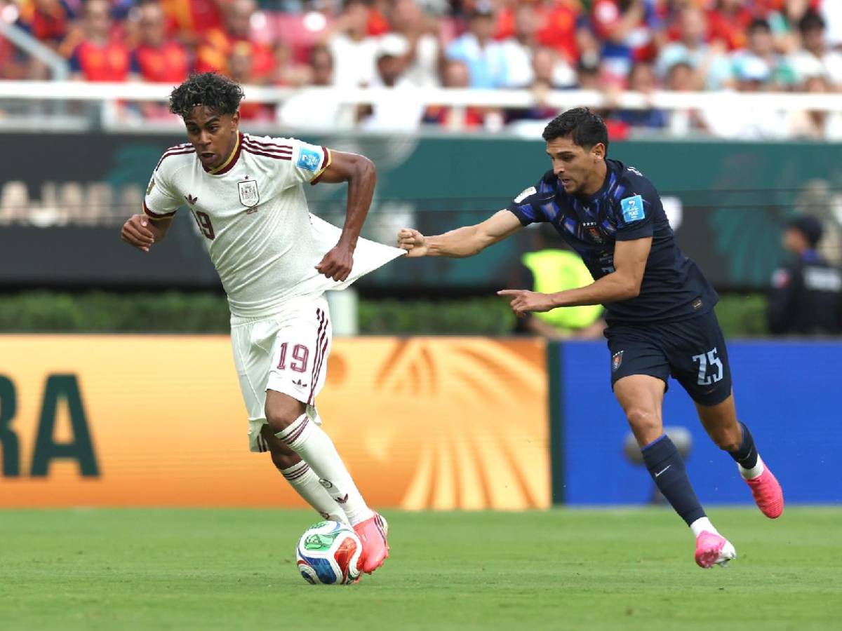 Enfado de Valverde, encaran al árbitro y señalan culpable tras eliminación de Uruguay