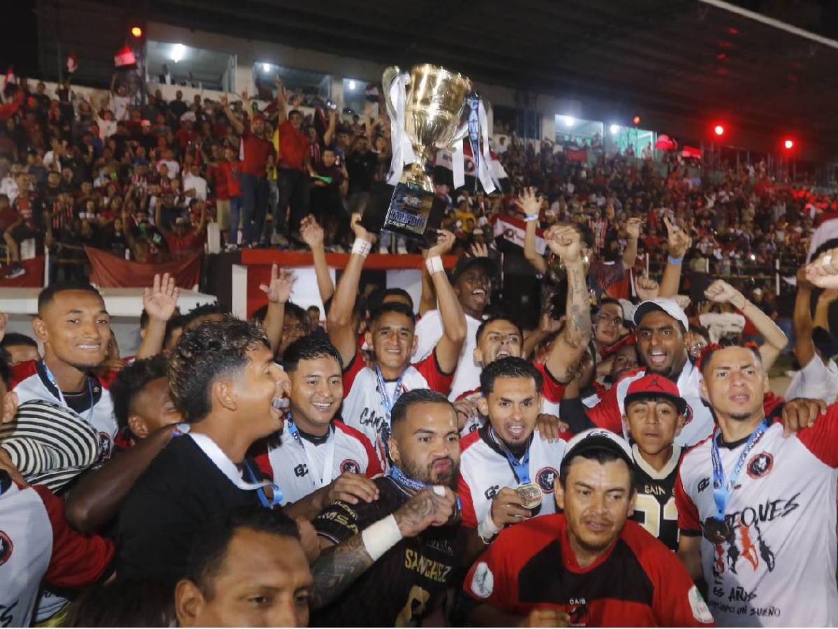 Locura del Independiente campeón, heroico 'Camavinga' hondureño y enorme gesto