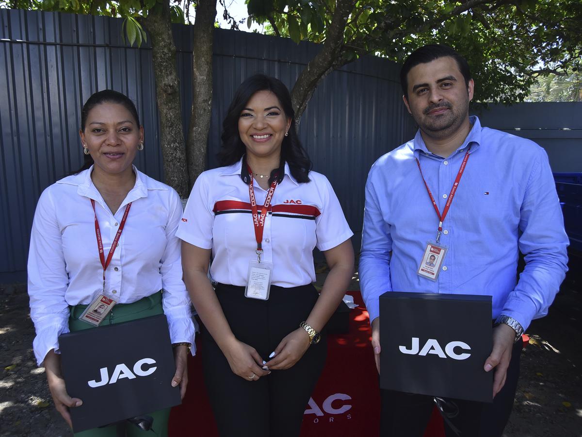 JAC Motors inaugura agencia y presenta su flota de vehículos de trabajo