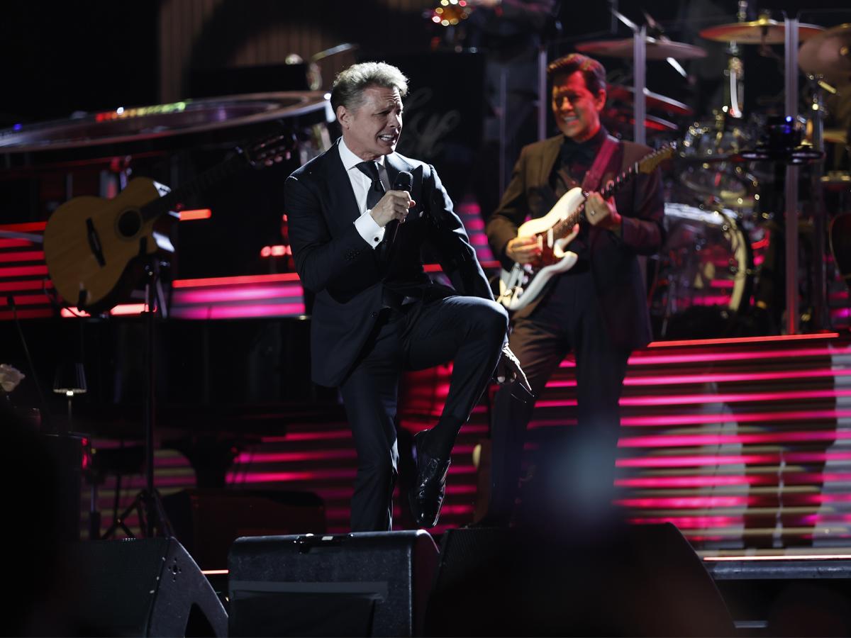<i>En el Estadio Nacional, la audiencia fue testigo de la fusión perfecta entre la calidad de DIUNSA y la música excepcional de Luis Miguel.</i>