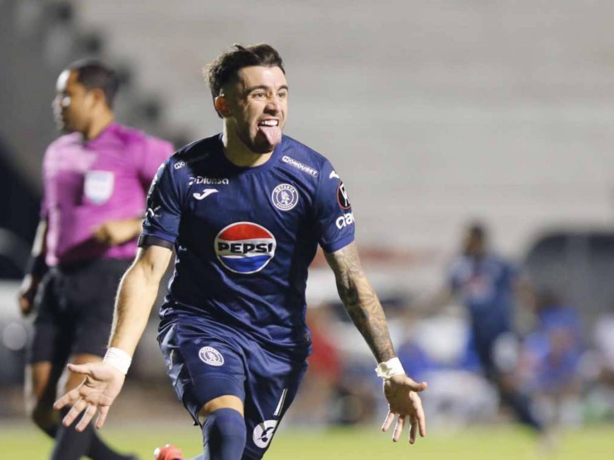 Agustín Auzmendi celebró con euforia su primer gol anotado al Olimpia como jugador del Motagua.
