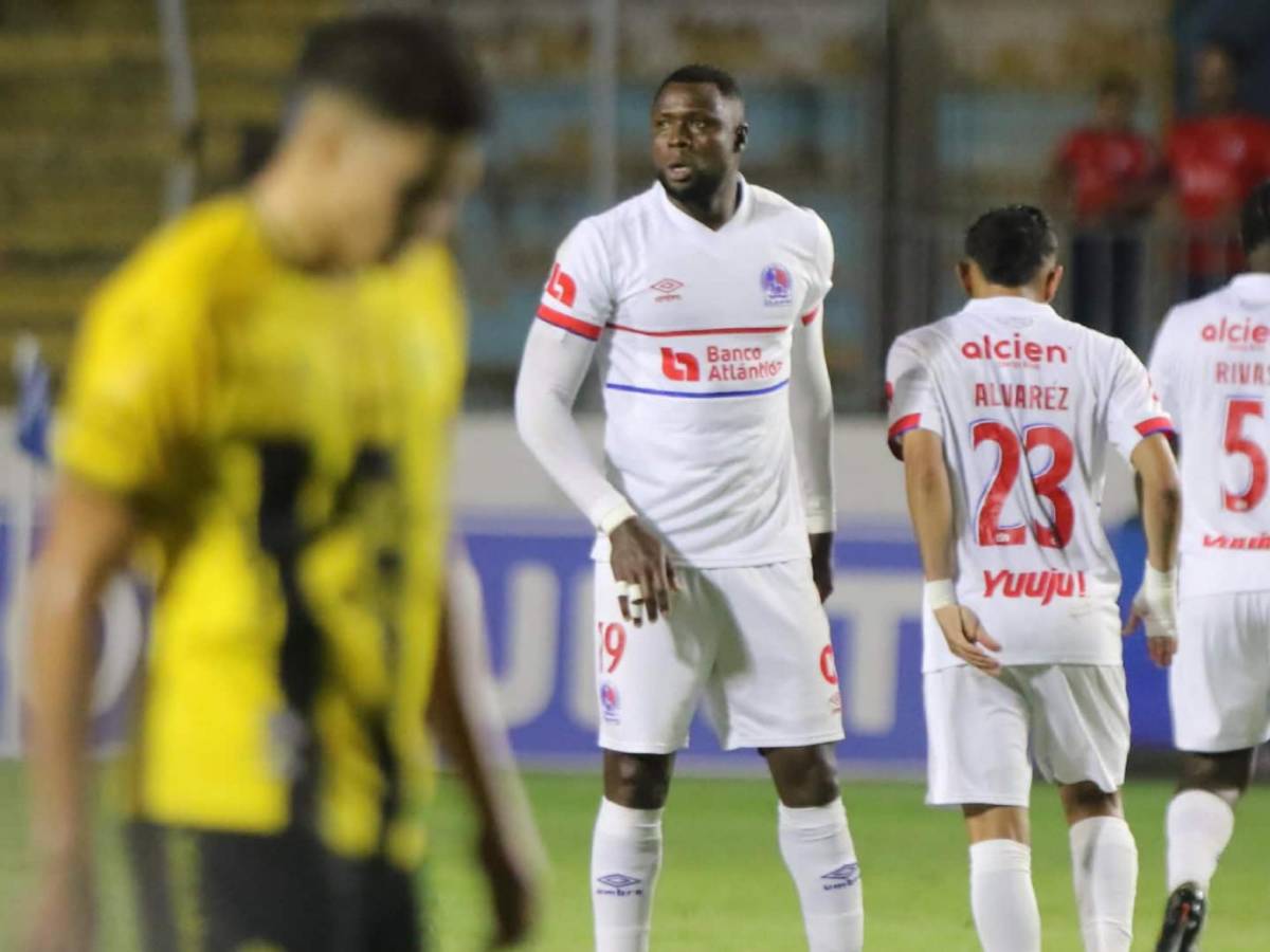 Rebeldía al Olimpia, jugador al hospital, Arboleda estalla y Policía interviene