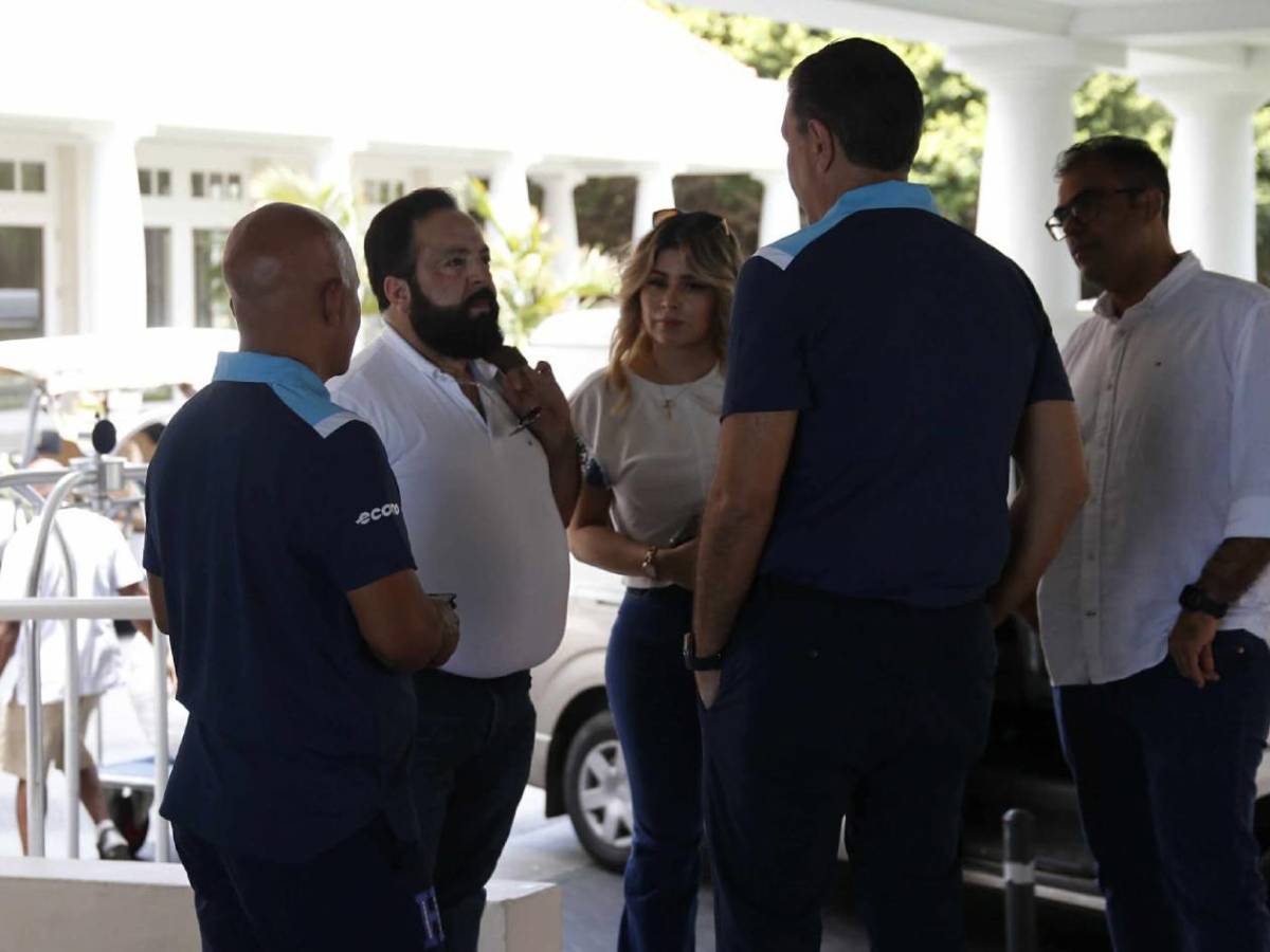 Luis Redondo y su pareja sorprenden en concentración de Honduras: Así reaccionó Choco