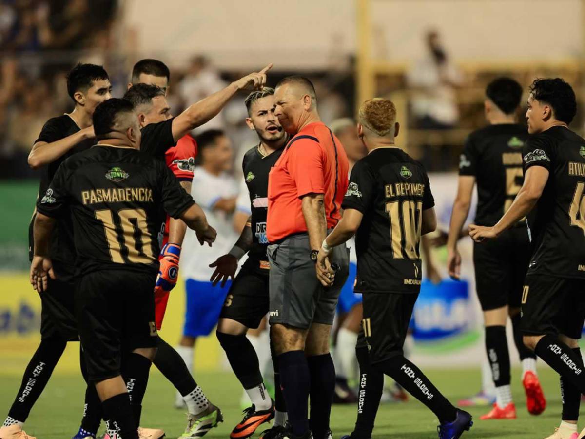 Tiktokers de Honduras festejan, Supremo conquista a Milagro, relajo y ¿quién es la chica de azul?