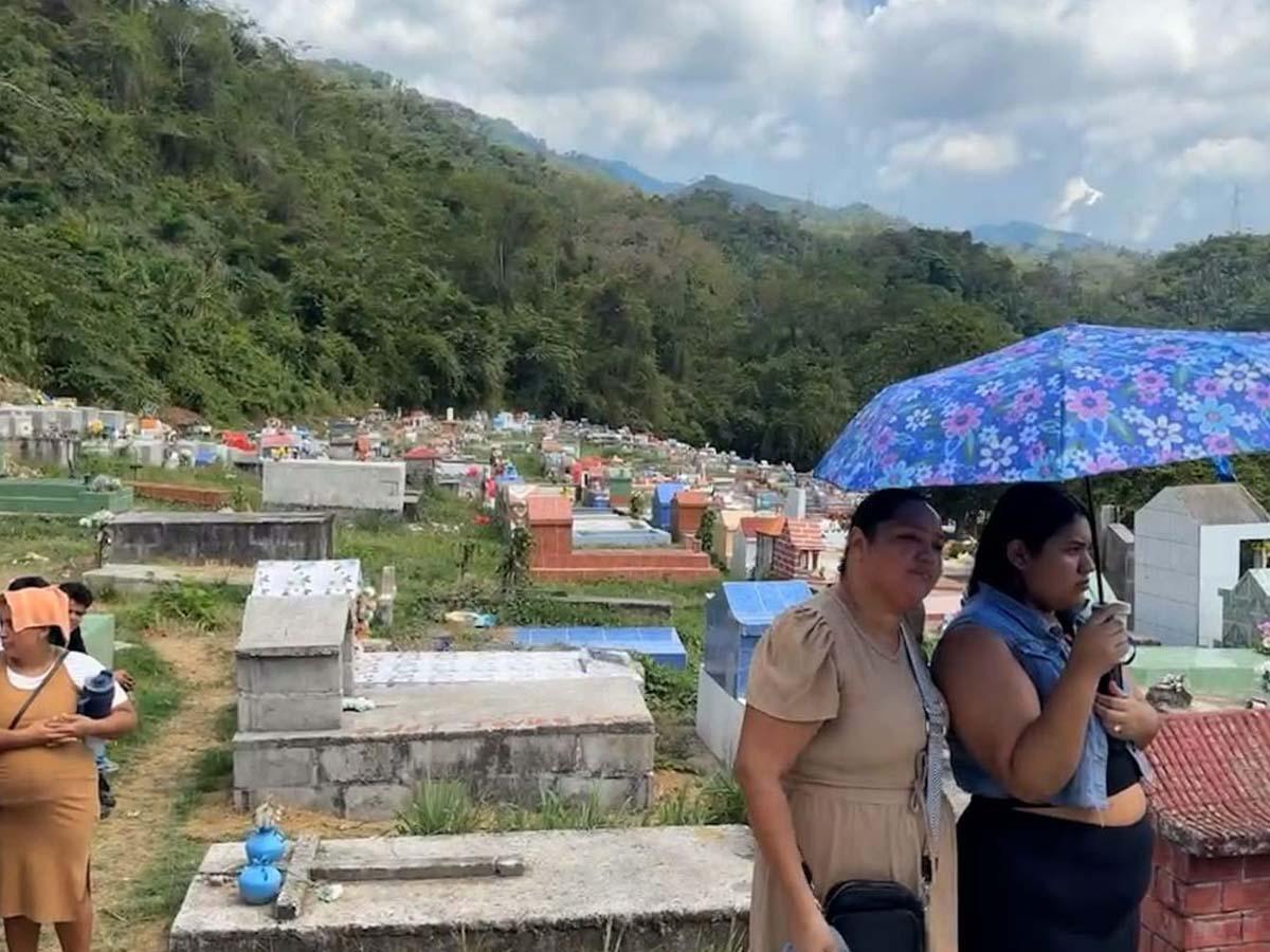 Me quedé sin mi otra mitad: despiden a estudiantes del Perla asesinado en El Progreso