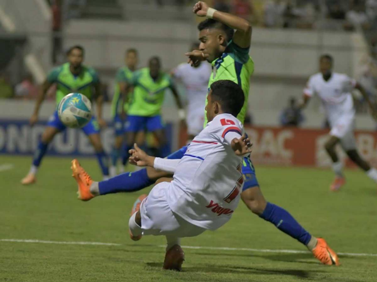 Jeaustin Campos se pelea con hinchas, Olimpia sufre, linduras y descuido en Comayagua