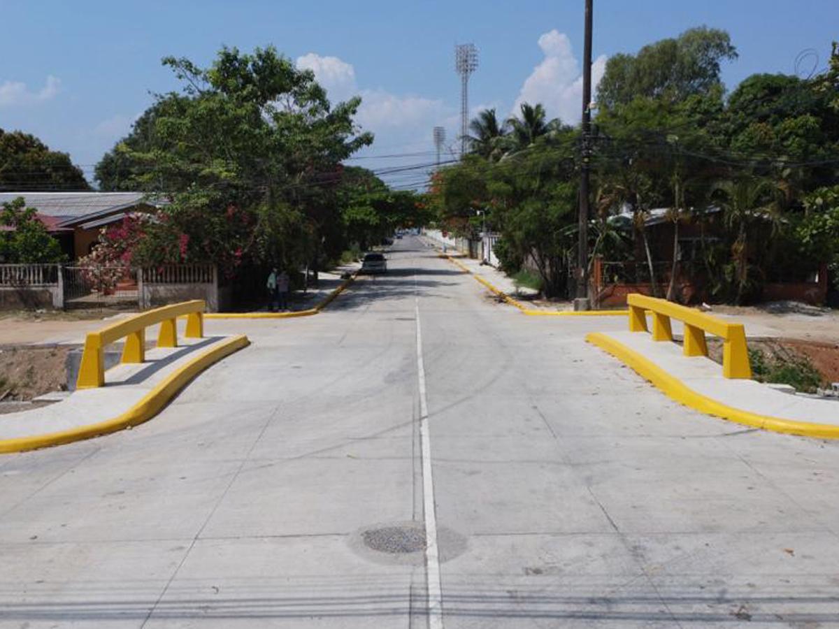 Dentro de los ejes de desarrollo se le ha dado prioridad a la mejora de calles y avenidas de la ciudad.
