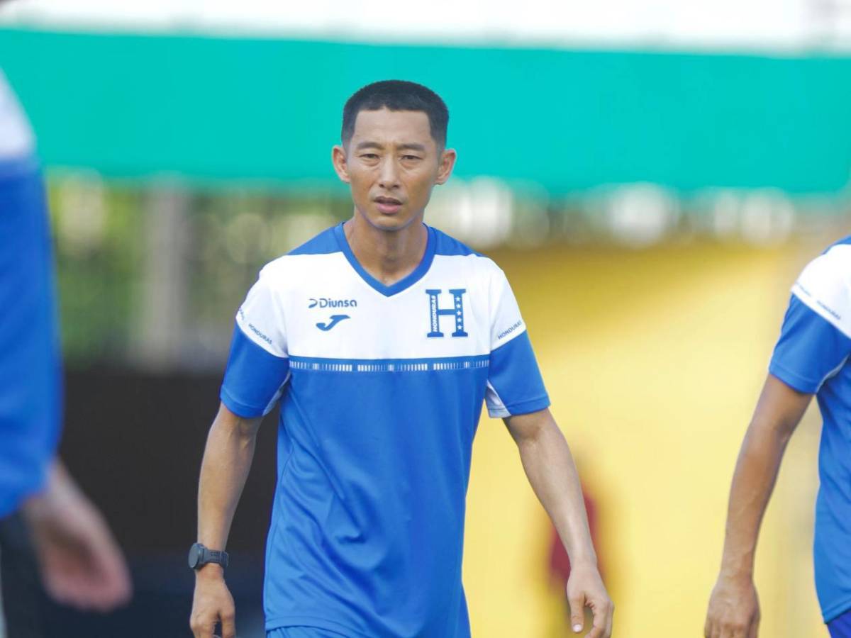 Famoso mundialista se une y pule a tiktokers de la selección de Honduras