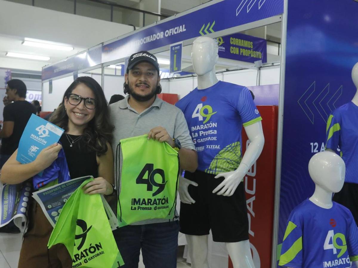 Gran algarabía de miles de corredores con la Expomaratón previo al gran día