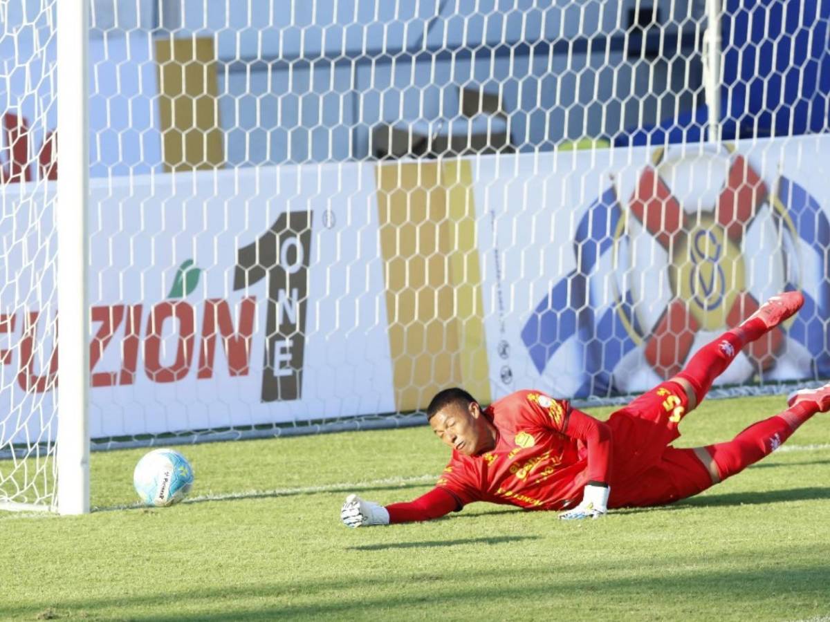 Polémica, festejo del Real España, indignación en Marathón, denuncia de Lavallén